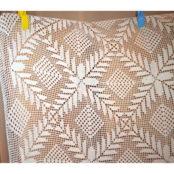 Vintage Tablecloth Buff Crochet - Picture 6 of 6